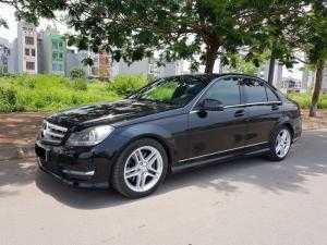 Cần bán gấp xe Mercedes C300 AMG 2011 màu đen vip