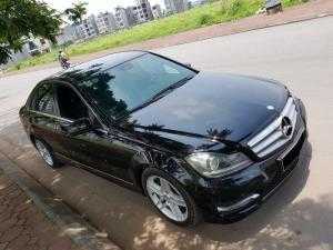 Cần bán gấp xe Mercedes C300 AMG 2011 màu đen vip