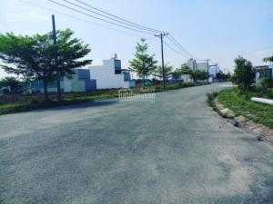 Giá 18.5tr/m2, bán lô mặt tiền đường đôi 21m đất nền KDC Hồng Quang 13A huyện Bình Chánh, DT 122,4m2