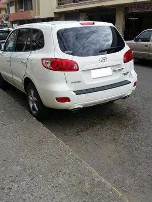 Cần bán xe Hyundai Santafe 2009 máy dầu, số tự động