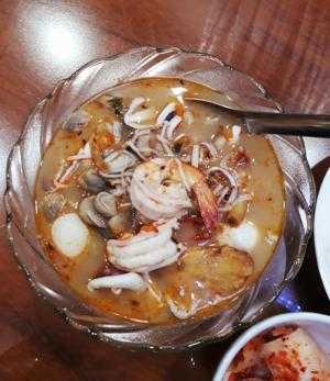 Canh hải sản Tom Yum ngon ngọt đúng chuẩn