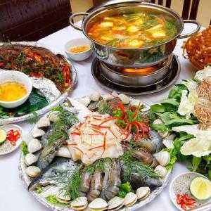 Lẩu Tom Yum - Ngon um sùm