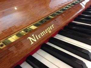 Đàn piano cơ Nhật giá rẻ NIEMEGER 114RP