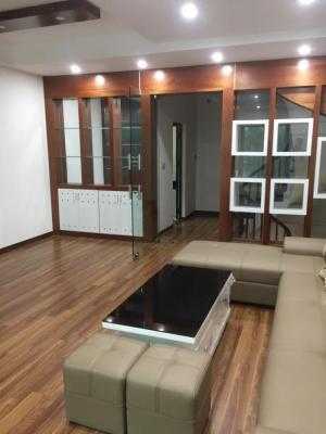 Bán Nhà khu vực Kim Mã, 56m2 5 tầng