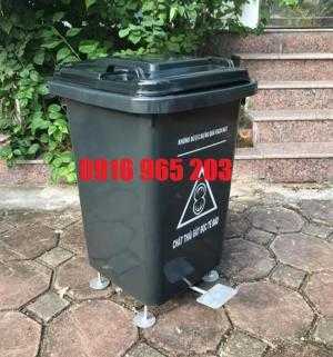 Thùng rác đạp chân 60 lít nhựa hdpe màu đen chân trụ
