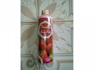 Sữa tắm trắng da toàn thân strawberry bo