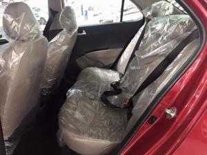 Cần bán xe I10 Sedan màu đỏ, mới 100%, ưu đãi lớn