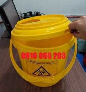Xô y tế 14 lít màu vàng