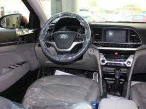 Elantra 1.6 AT 2018 xe có sẵn tại showroom, hỗ trợ vay 90%