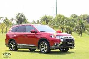 Bán Mitsubishi Outlander màu đỏ, khuyến mãi lớn, giá tốt, hỗ trợ vay vốn đến 90% giá trị xe. Miễn phí lắp cửa điều hòa cho hàng ghế sau có bảo hành.