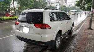 Cần bán gấp Pajero Sport 2015 số sàn dầu trắng biển số tỉnh zin nguyên.