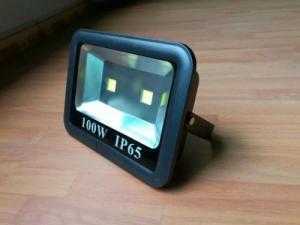 Đèn pha LED 100W Lezza