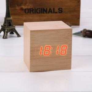 Đồng hồ để bàn khối gỗ vuông CUBE