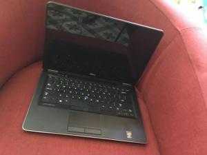 Dell Ultrabook siêu mỏng Full Hd cảm ứng hàng mỹ