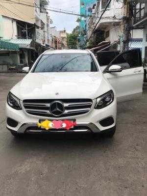 Cần bán xe Mercedes GLC 250 2017 màu trắng cực đẹp