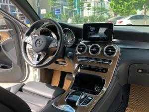 Cần bán xe Mercedes GLC 250 2017 màu trắng cực đẹp