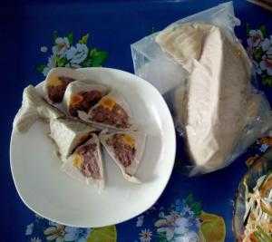 Chả lụa hình con pate trứng muối