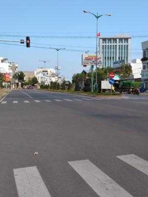 Bán lô đất mặt tiền đại lộ Tôn Đức Thắng