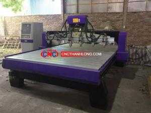 Máy cnc 6 đầu đục , động cơ mạnh mẽ