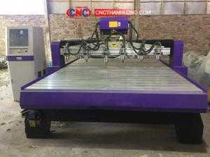 Máy cnc 6 đầu đục , động cơ mạnh mẽ