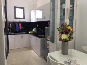 Cần bán gấp căn nhà cắp 4 ngay đường Hoàng Thế Thiện