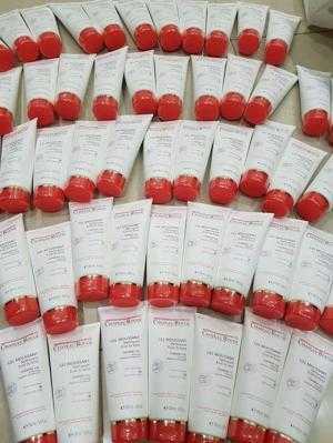 Sữa rửa mặt, sữa tắm kích trắng da 2 trong 1 Chateau Rouge Paris 200ml