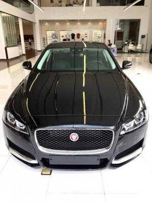 Jaguar XF sản xuất 2016, màu đen, xe nhập