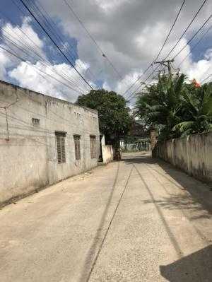 Cần bán lô đất gần chợ Bình Hòa.