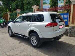 Cần bán xe Mitsubishi Pajero Sport 2.5L mt 2016 màu trắng
