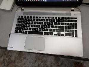 Bán Laptop Toshiba Satellite S55T vỏ nhôm có cảm ứng vân tay