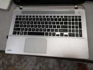 Bán Laptop Toshiba Satellite S55T vỏ nhôm có cảm ứng vân tay
