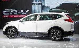 Honda CRV 2018 thế hệ thứ 5 ra mắt tại Việt nam ngày 13/11/2017 trong một buổi lễ hoành tráng tại Nha Trang. Xe được nhập khẩu nguyên chiếc từ Thái Lan, với 3 phiên bản là L, G, E.