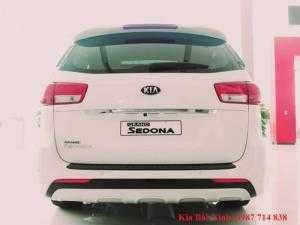 Bán xe Kia Sedona 2018 giá chỉ tù 1 tỷ 069 triệu sẵn xe giao ngay