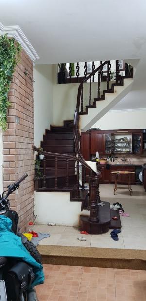 Bán gấp nhà quận Hoàn Kiếm 40m 4 tầng 4 ngủ ở hoặc văn phòng