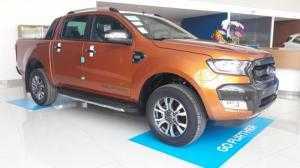 Giá xe bán tải Ford Ranger Wildtrak 3.2 2018 mới nhất, giá rẻ nhất giao xe liền tay.