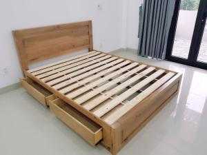 giường ngủ có ngăn kéo gỗ sồi Mỹ