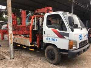 HYUNHDAI HD72 xe nhập khẩu gắn cẩu 3 tấn 3 khúc.