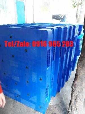 Cung cấp pallet nhựa lót kho, pallet kê hàng mới