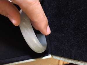 Vòng ngọc phỉ thuý
