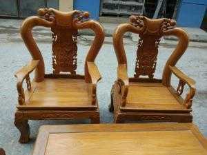 Bộ bàn ghế đục đào gỗ nghiến