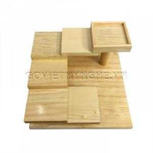 + Khay gỗ bậc thang được làm từ chất liệu gỗ Thông tự nhiên, chất lượng gỗ đạt tiêu chuẩn vệ sinh an toàn thực phẩm và xuất khẩu sang nhiều nước.
+ Khay gỗ bậc thang vuông kích thước: Dài 21cm x Rộng 21cm x Cao 12.5cm. GIÁ: 310.000₫
+ Kích thước từng bậc thang: 7.5cm x 7.5cm.