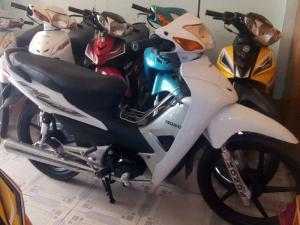 Wave a 110 hqld trang banh mam