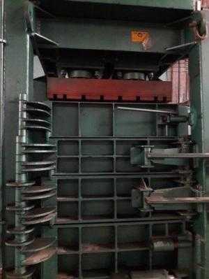 Bán 02 máy ép kiện loại lớn