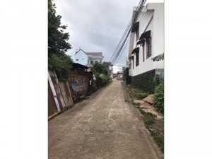 Nhà c4 mới hẻm Y Wang, gần cổng sau ĐH Tây Nguyên, 6x21m, giá tốt