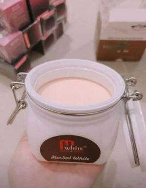 Kem Ủ Trắng body thảo mộc Mwhite