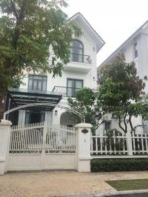 Biệt thự ven sông Vinhomes Riverside, 260m2 full đồ cao cấp CĐT