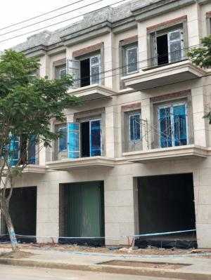Cần bán dãy nhà phố Shophouse Lakeside Infinity, Mặt tiền đường 15m, Liên Chiểu, Đà Nẵng.