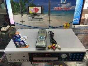 Đầu DVD KARAOKE 6 số Tiến Đạt K618 Trọn bộ gồm có: Đầu karaoke 6 số Tiến Đạt K618, remote, 2 pin 3A, dây AV, Disk karaoke Vol 46, list nhạc karaoke