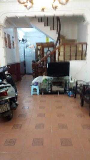 Phố Thái Thịnh bán nhà riêng, 42m2, mặt ngõ rộng, thoáng, yên tĩnh.