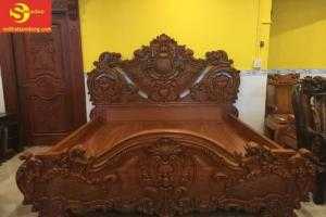 Giường ngủ cổ điển siêu vip